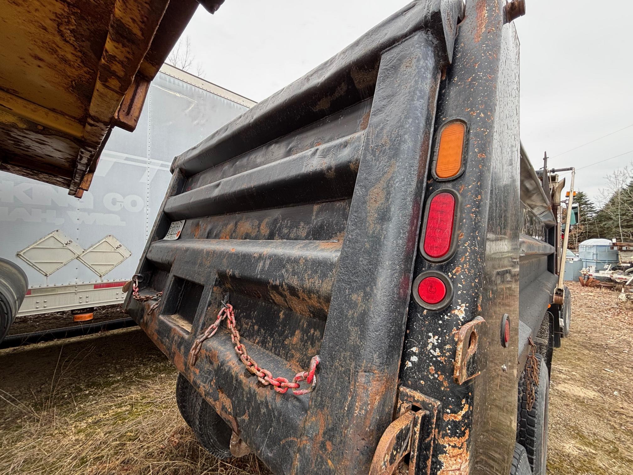 1996 VOLVO Quad-Axle - Image 22
